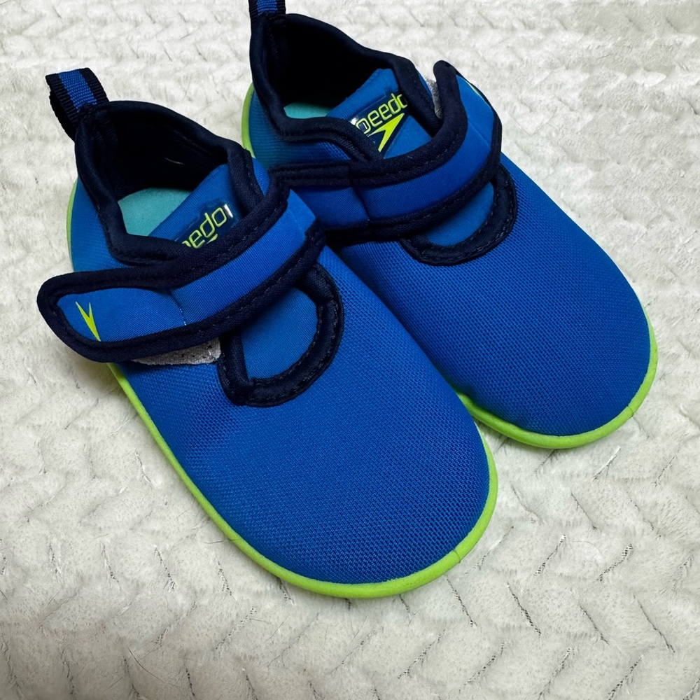 Speedo Children’s Blue Water Swim Shoes Size M (7-8)